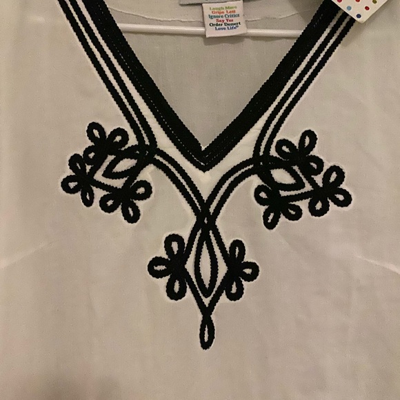 Embroidered caftan - Picture 3 of 5